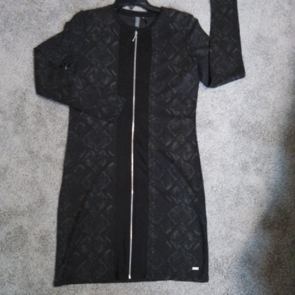 NWT Suzy-Q Black/army Green Long Sleeve Dress